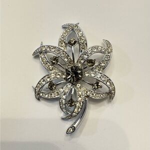 Vintage Sarah Coventry Rhinestone Flower Brooch Pin Silvertone Mid-Century Retro